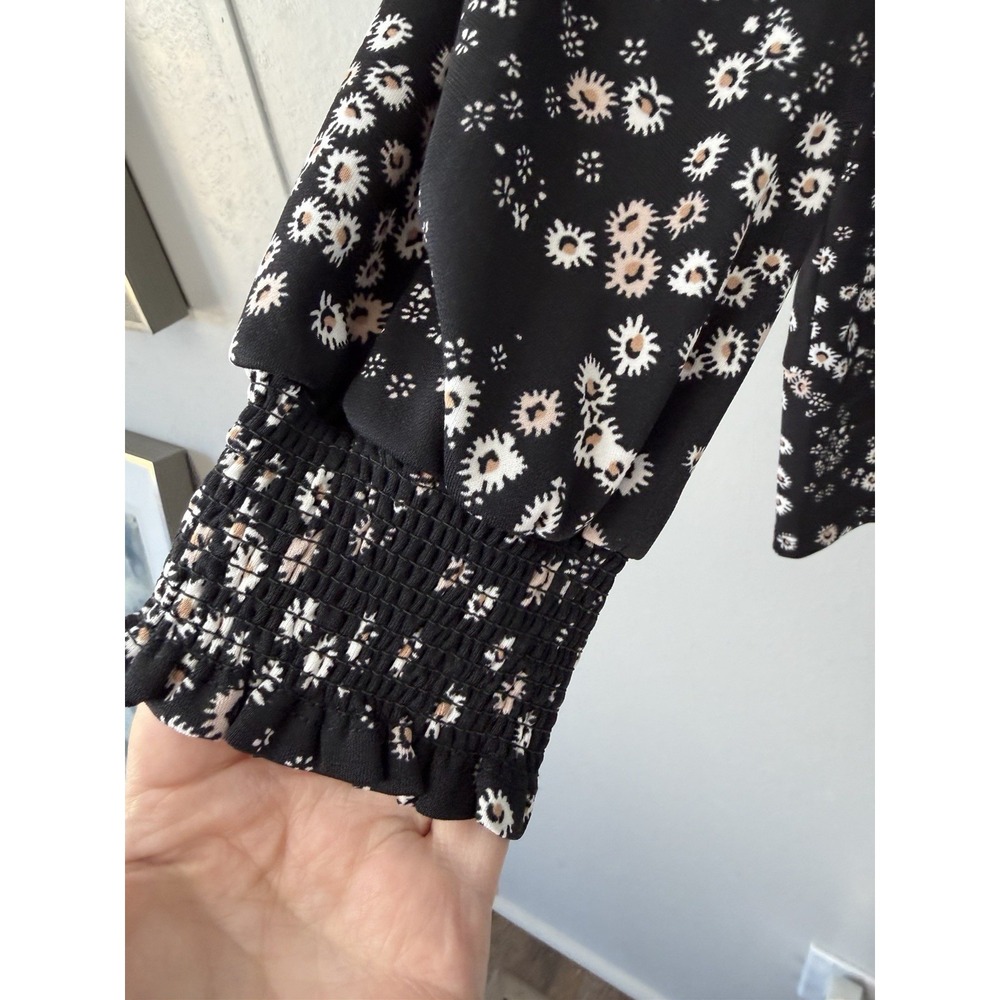 Karl Lagerfield Pullover Top W V Neck And Covered Buttons No Size Tag See Pics - Picture 2 of 12